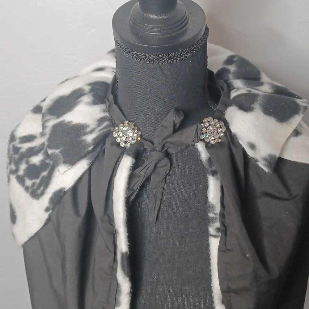 Dalmatian‎ Print Cape